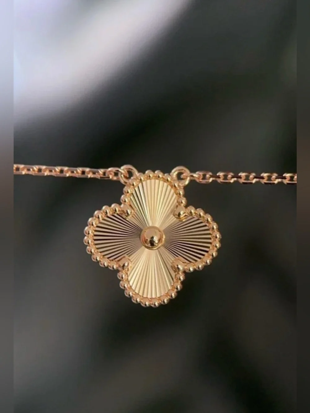 Rose Gold Floral Clover Pendant Necklace Brand New - Picture 1 of 4